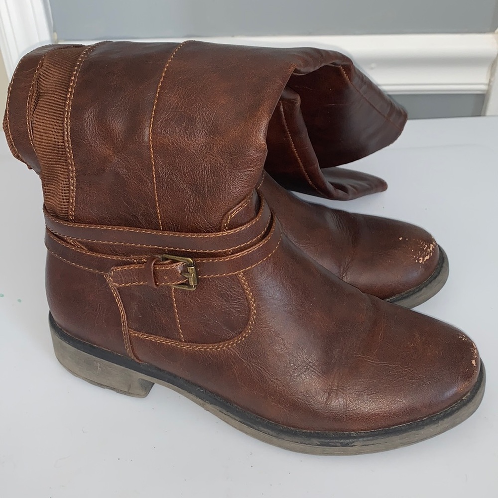 brown boots